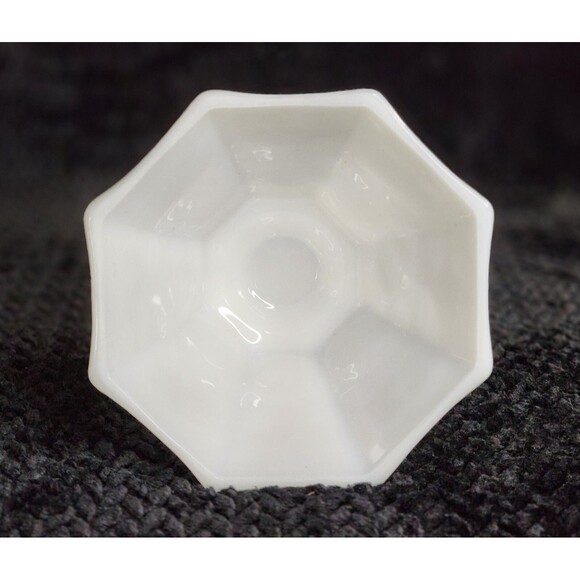 Vintage Milk Glass Candy Dish – Anchor Hocking – Grape Motif – 1970s - Picture 4 of 7